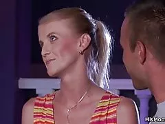 Волохаті кицьки зрілих і підлітків лесбіянок